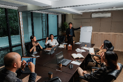 Cover image for Benchmarking Sales Commission: What You Need to Know